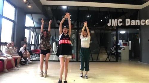 吃瓜双人跳舞,吃瓜群众的双人舞蹈盛宴